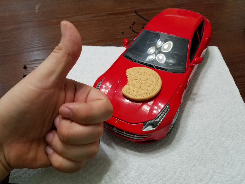 Illustration for article titled Who took the cookie from the Hot Wheels 1:18 Ferrari FF?
